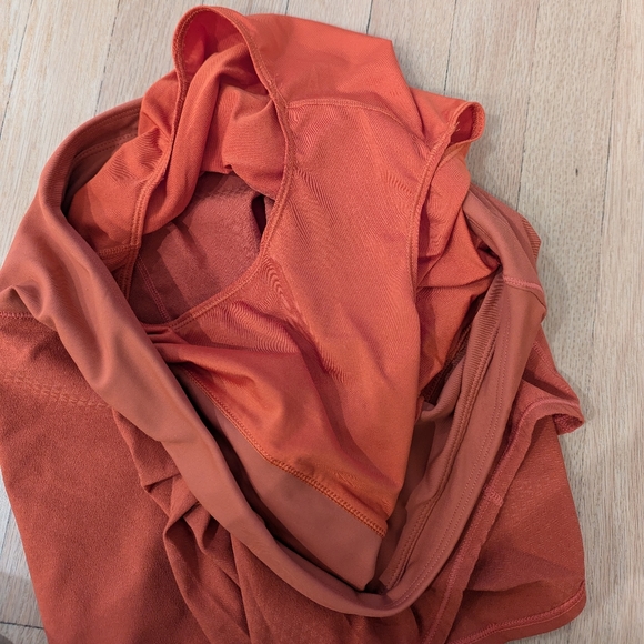 Oiselle Long Roga shorts size 6 - Picture 4 of 5